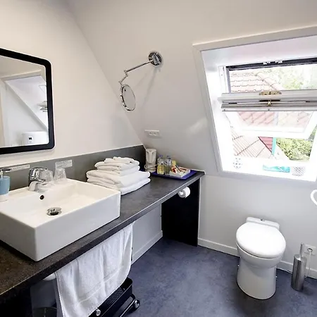 A La Maison Du Heron Bed and Breakfast 3*