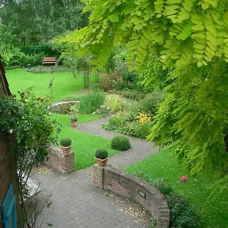 A La Maison Du Heron