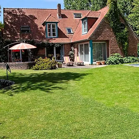 A La Maison Du Heron Bed and Breakfast 3*