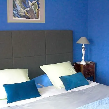 A La Maison Du Heron Bed and Breakfast 3*